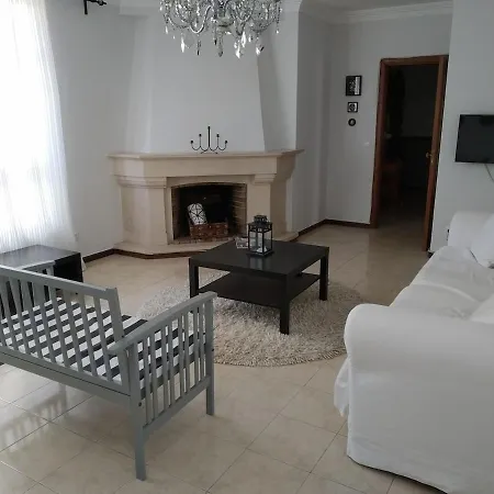 Excellent 2 Bedroom In Center