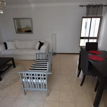 Excellent 2 Bedroom In Center Cascais