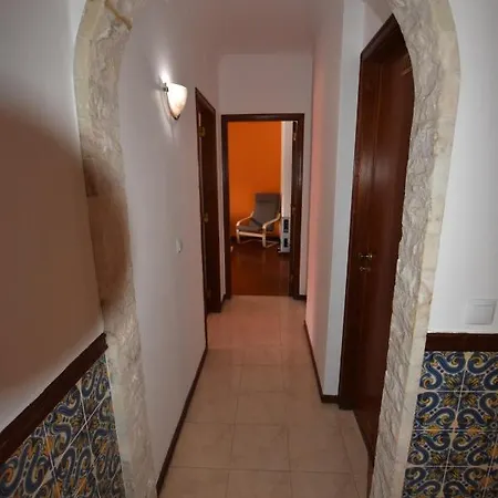 Excellent 2 Bedroom In Center