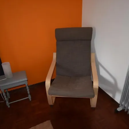 Excellent 2 Bedroom In Center Apartment